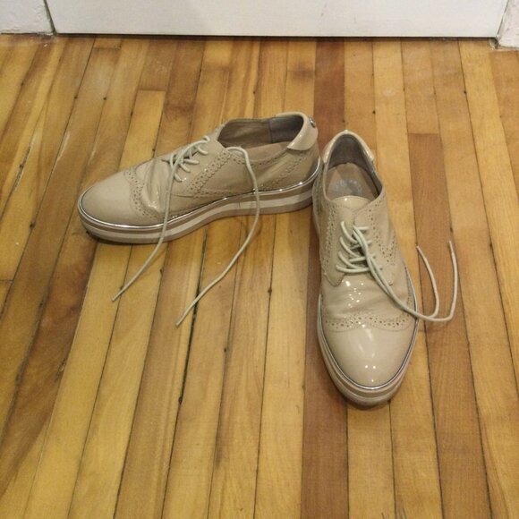 Nude Patent Leather Rosalie Wishbone Shoes (size 9.5) - Picture 4 of 8